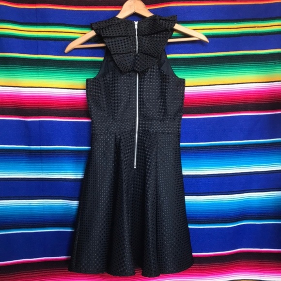 BCBGeneration Ruffle Back Jacquard Pattern Zi - Picture 4 of 9